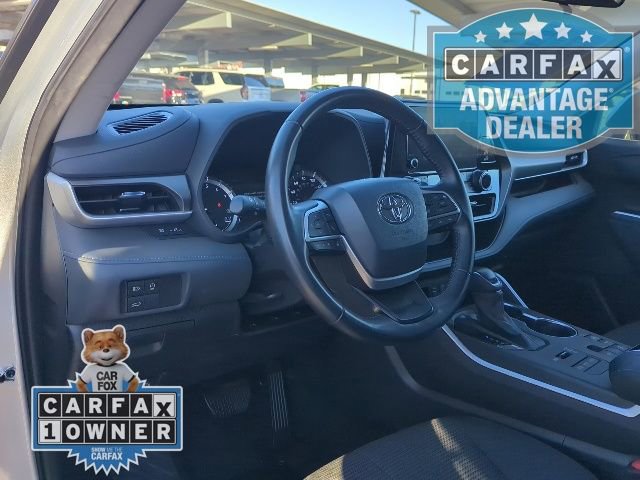 Used 2024 Toyota Highlander LE image 4