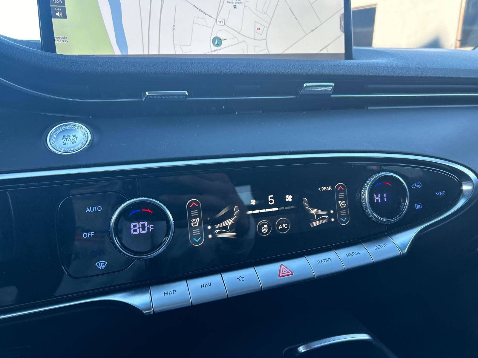 Used 2023 Genesis GV70 2.5T w/ Select Package image 18