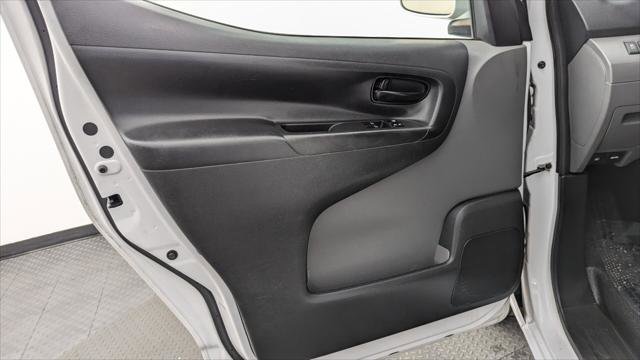 Used 2020 Nissan NV200 SV w/ Back Door Glass Package image 13