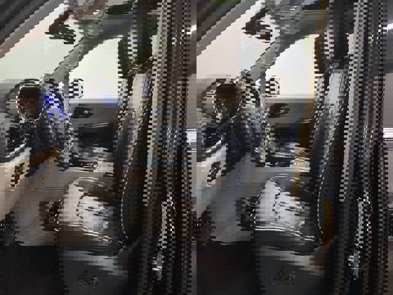 Used 2023 Chrysler Pacifica Limited image 14