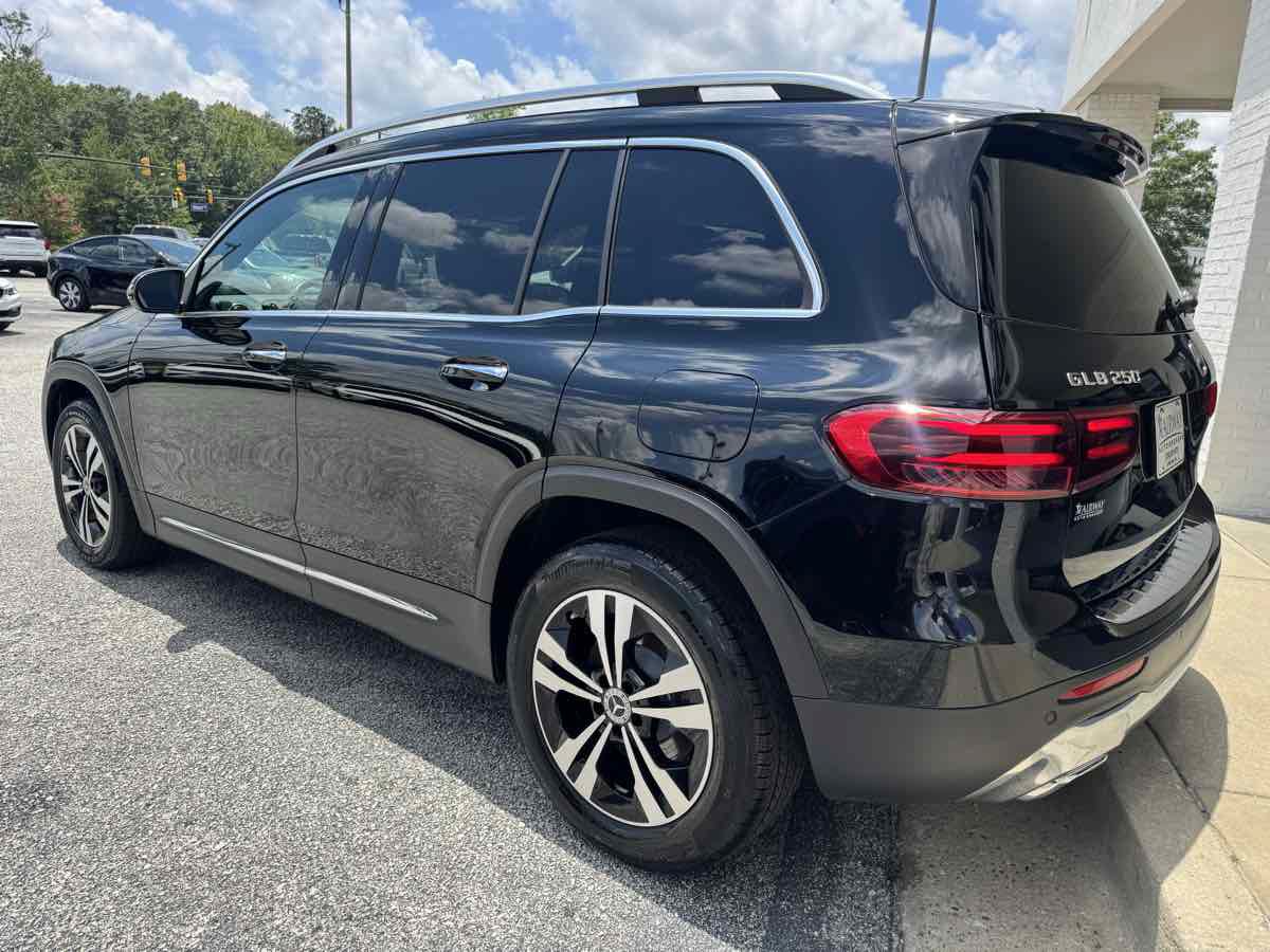 Used 2025 Mercedes-Benz GLB 250 image 41
