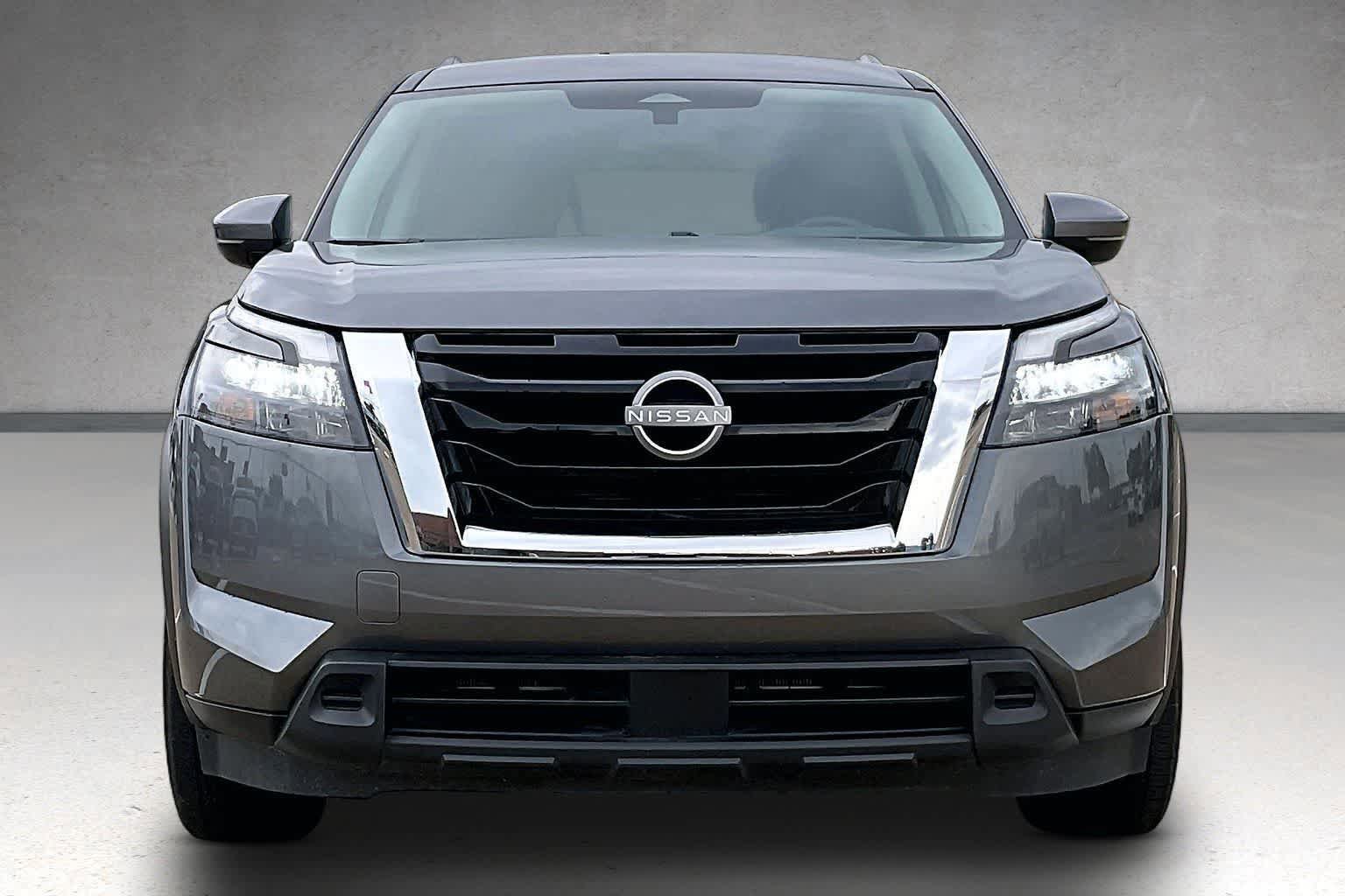 Used 2025 Nissan Pathfinder SV AWD/4WD image 6
