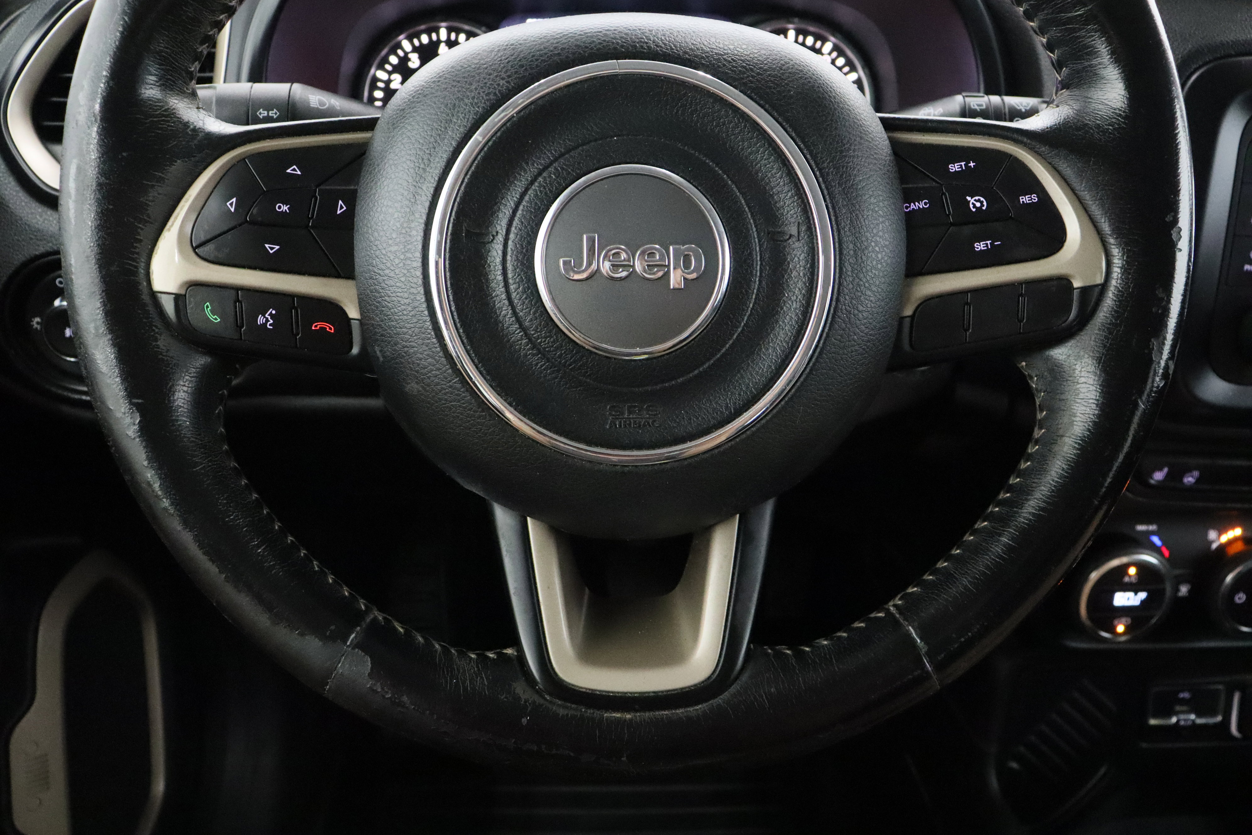 Used 2016 Jeep Renegade Limited FWD image 24