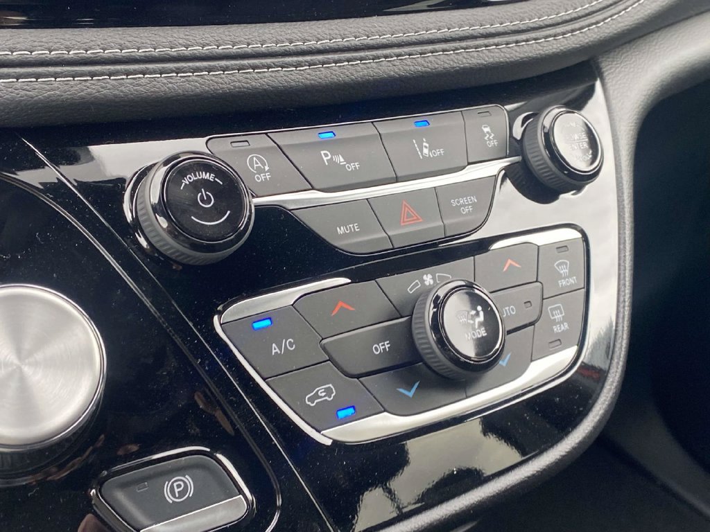 New 2027 Chrysler Pacifica Select FWD image 21