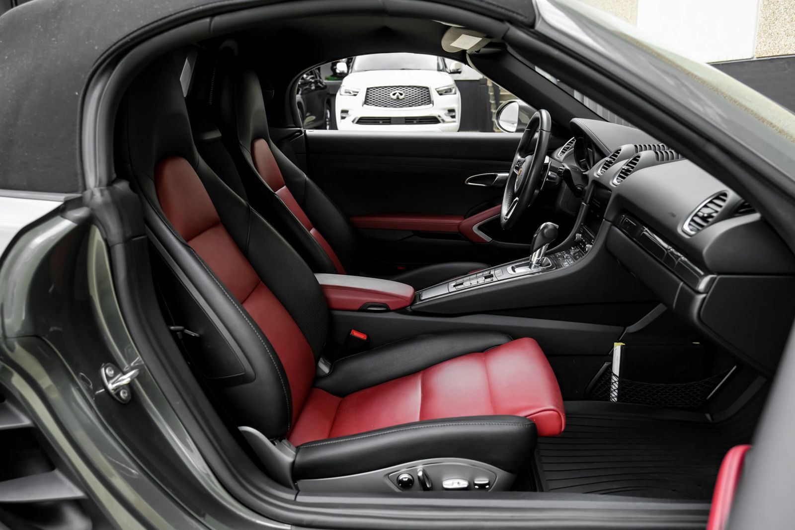 Used 2021 Porsche 718 Boxster S RWD image 41