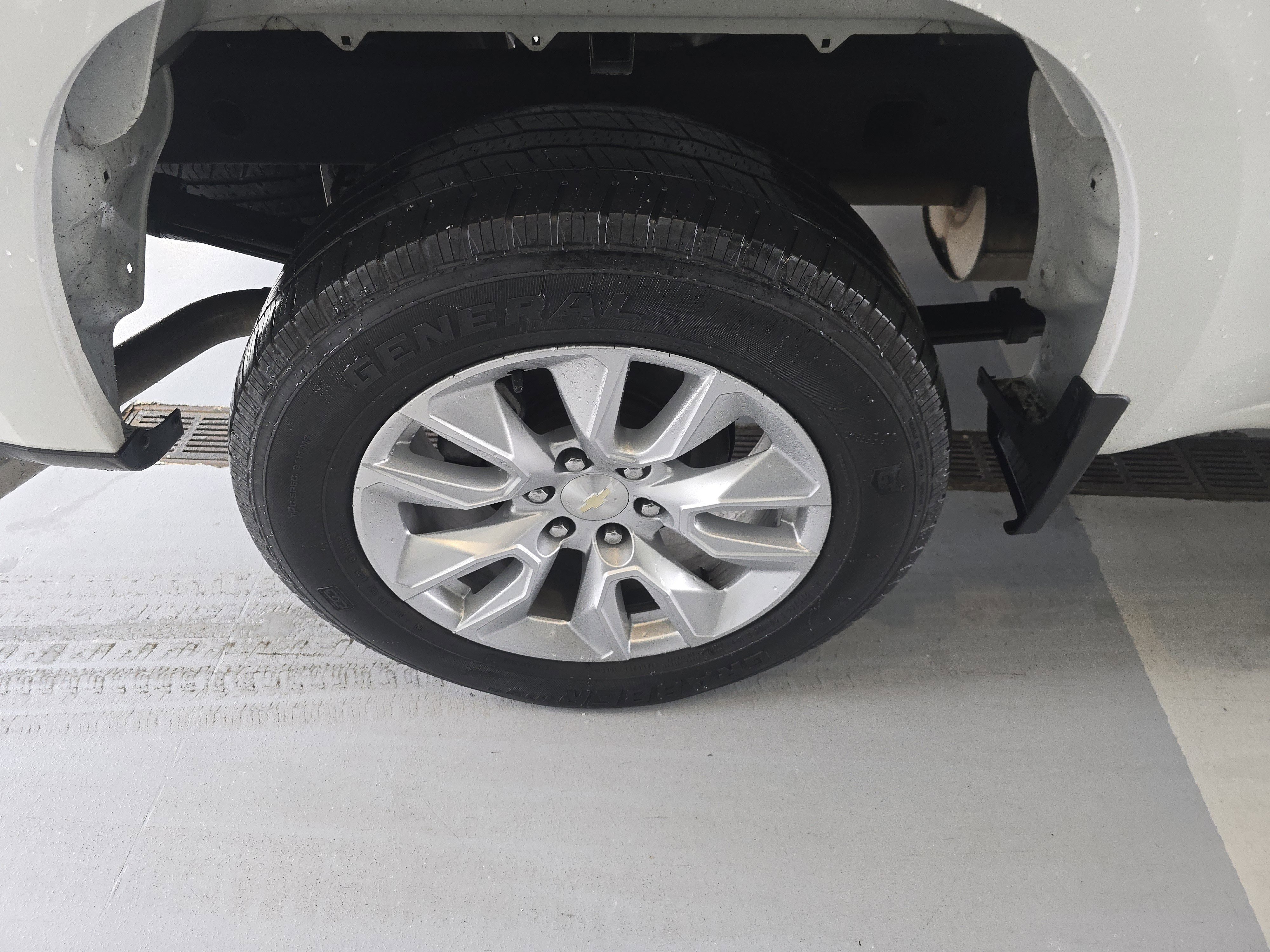 Used 2020 Chevrolet Silverado 1500 Custom w/ Custom Value Package image 13