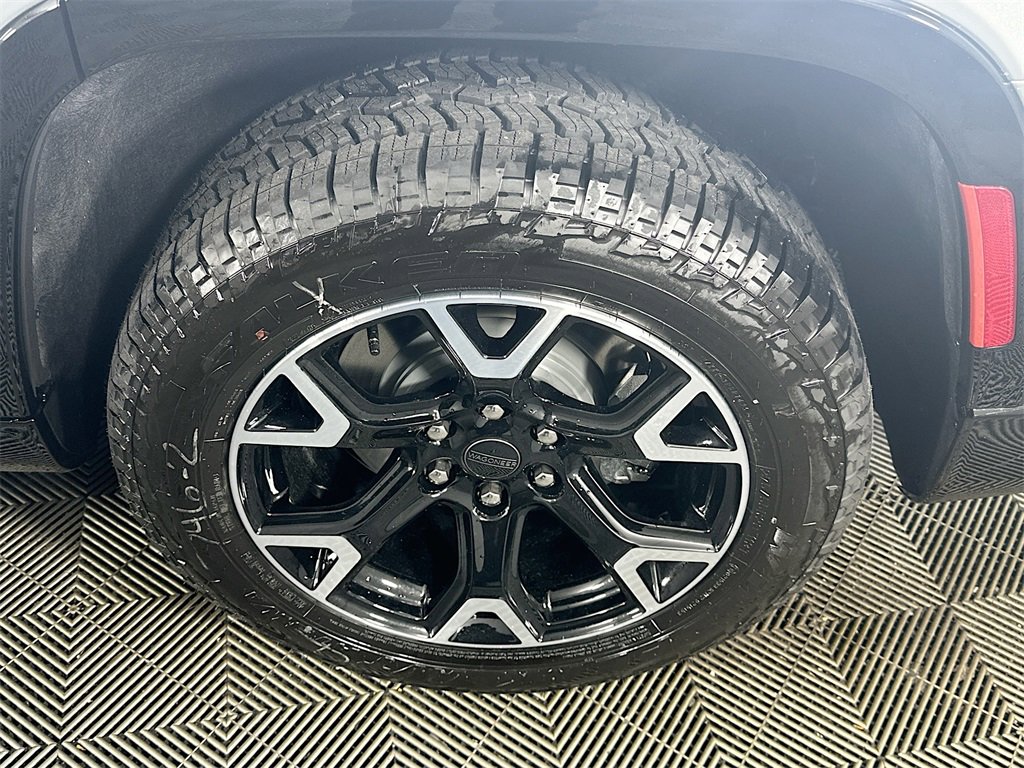 New 2025 Jeep Wagoneer Series II image 17