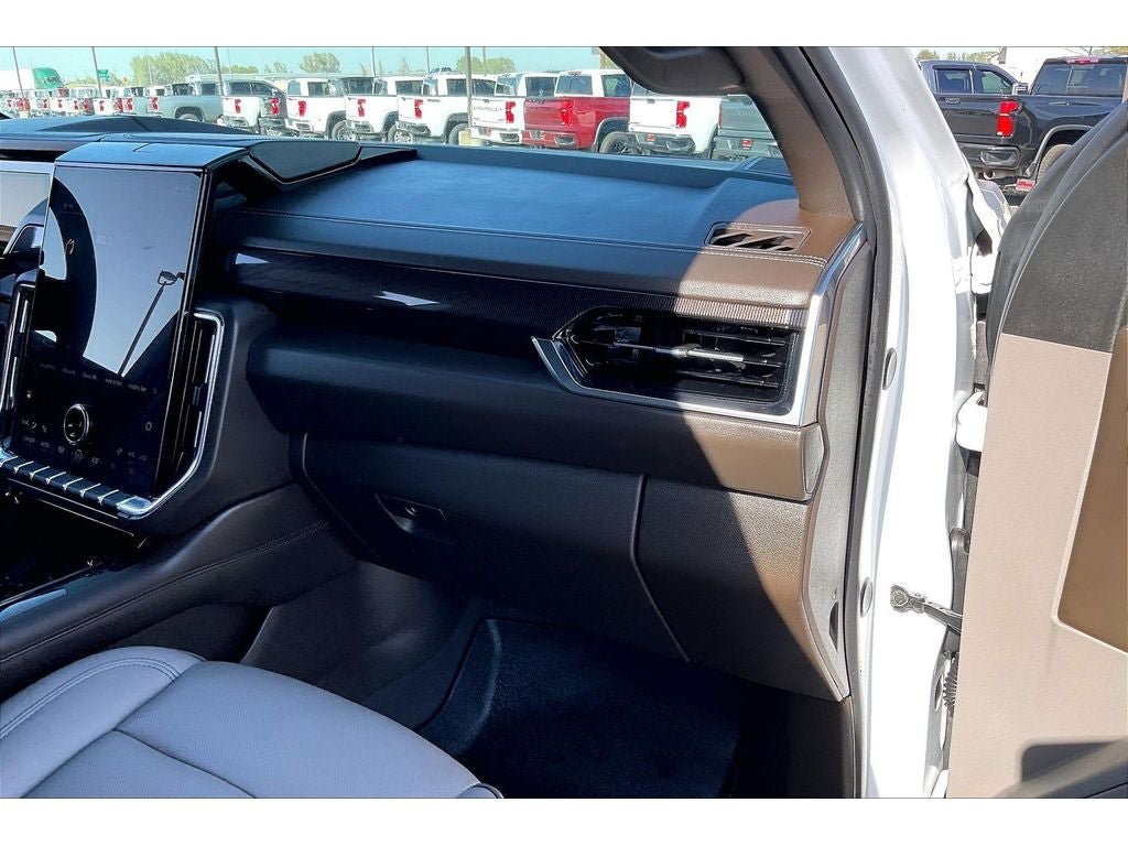 Used 2026 GMC Yukon Elevation AWD/4WD image 18