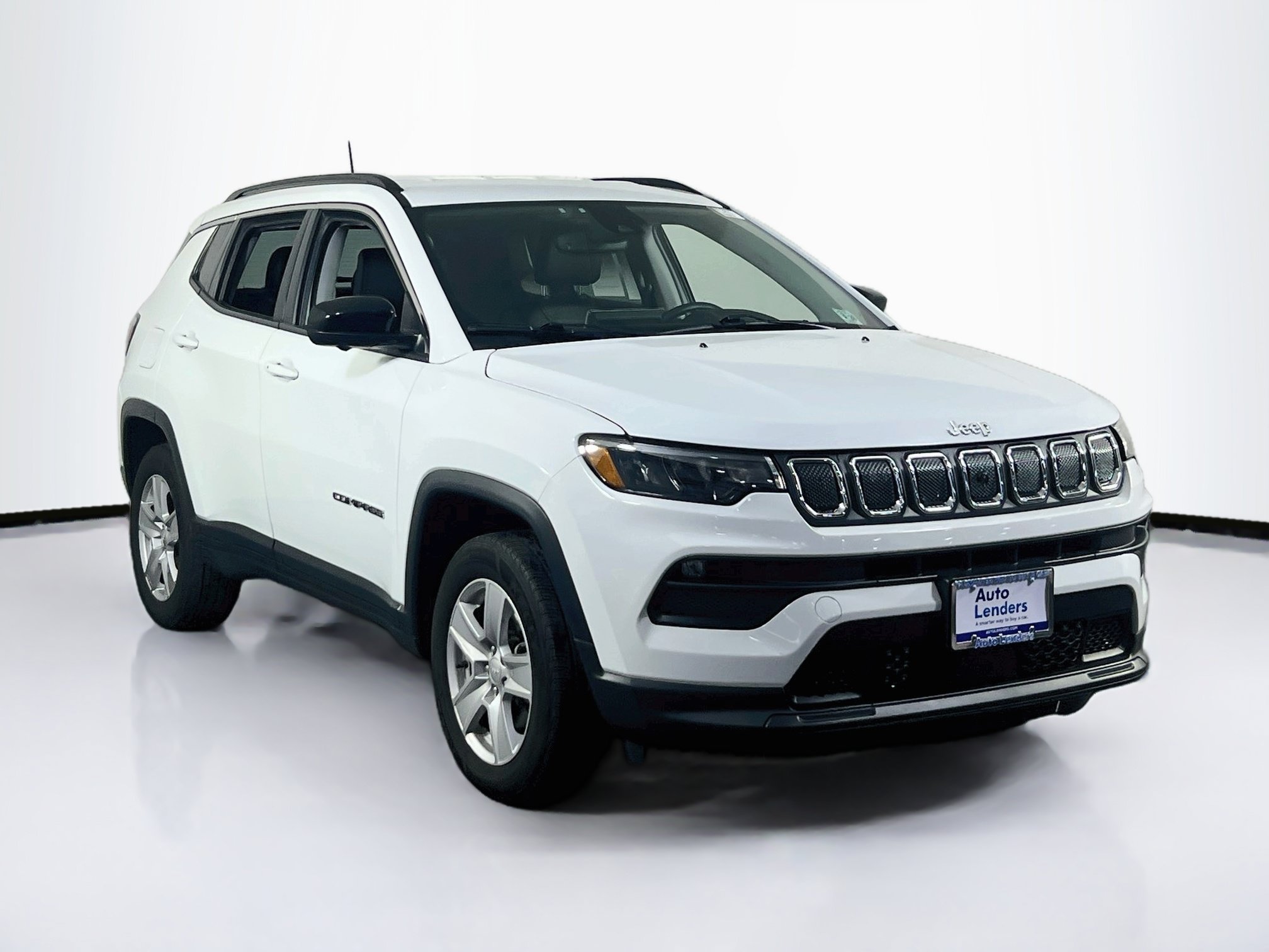 Used 2022 Jeep Compass Latitude w/ Convenience Group AWD/4WD image 3