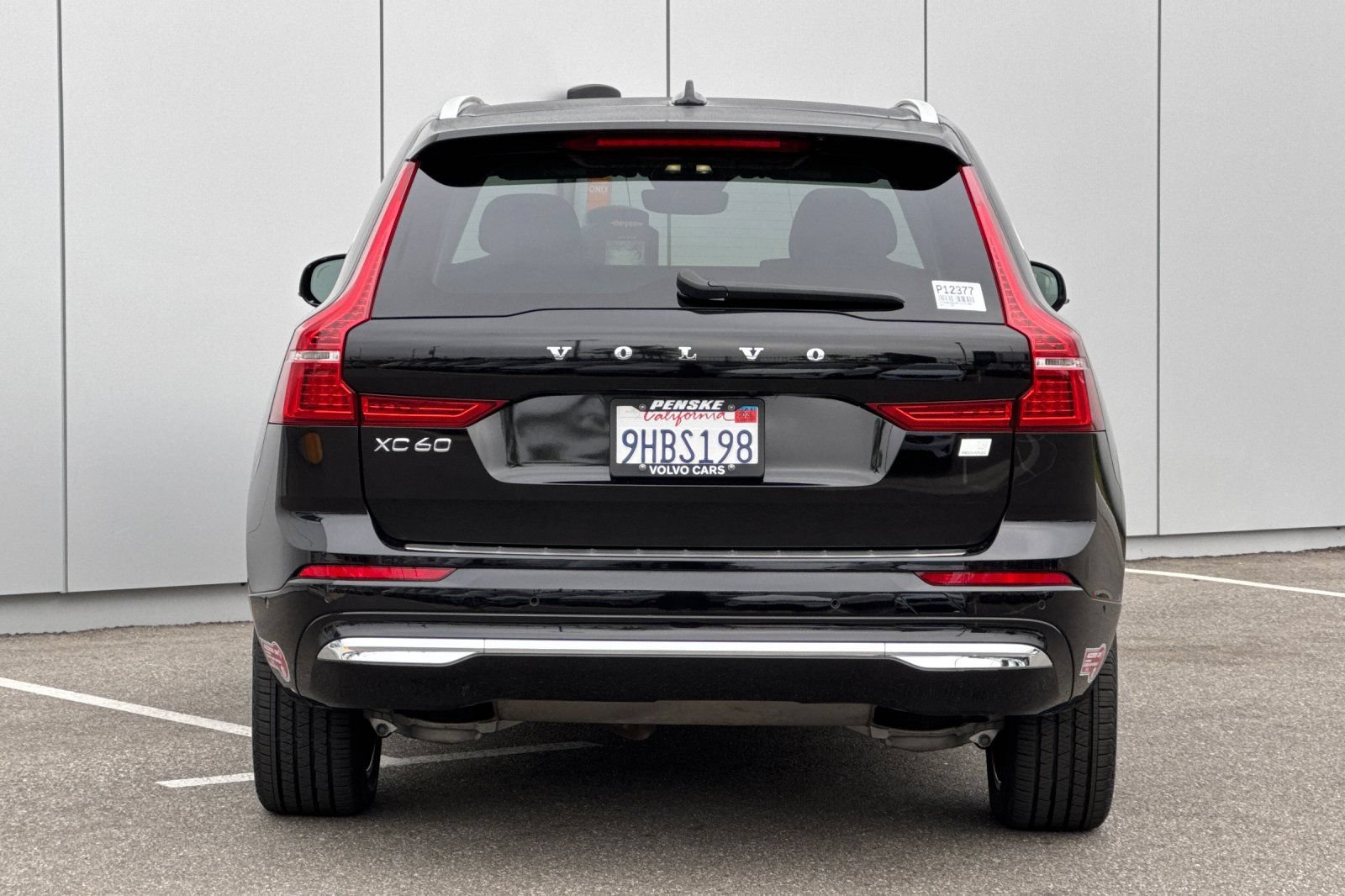 Used 2023 Volvo XC60 T8 Ultimate w/ Climate Package AWD/4WD image 4