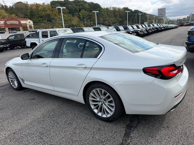 Used 2023 BMW 530i xDrive w/ Convenience Package AWD/4WD image 3