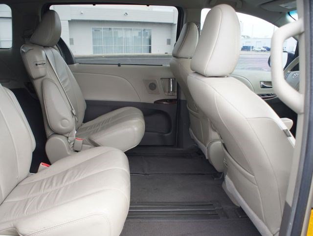 Used 2011 Toyota Sienna XLE w/ XLE Navigation Pkg FWD image 20
