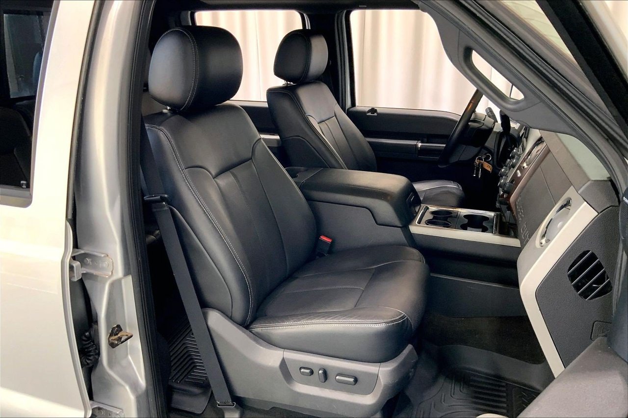 Used 2016 Ford F250 Lariat w/ Lariat Ultimate Package AWD/4WD image 6