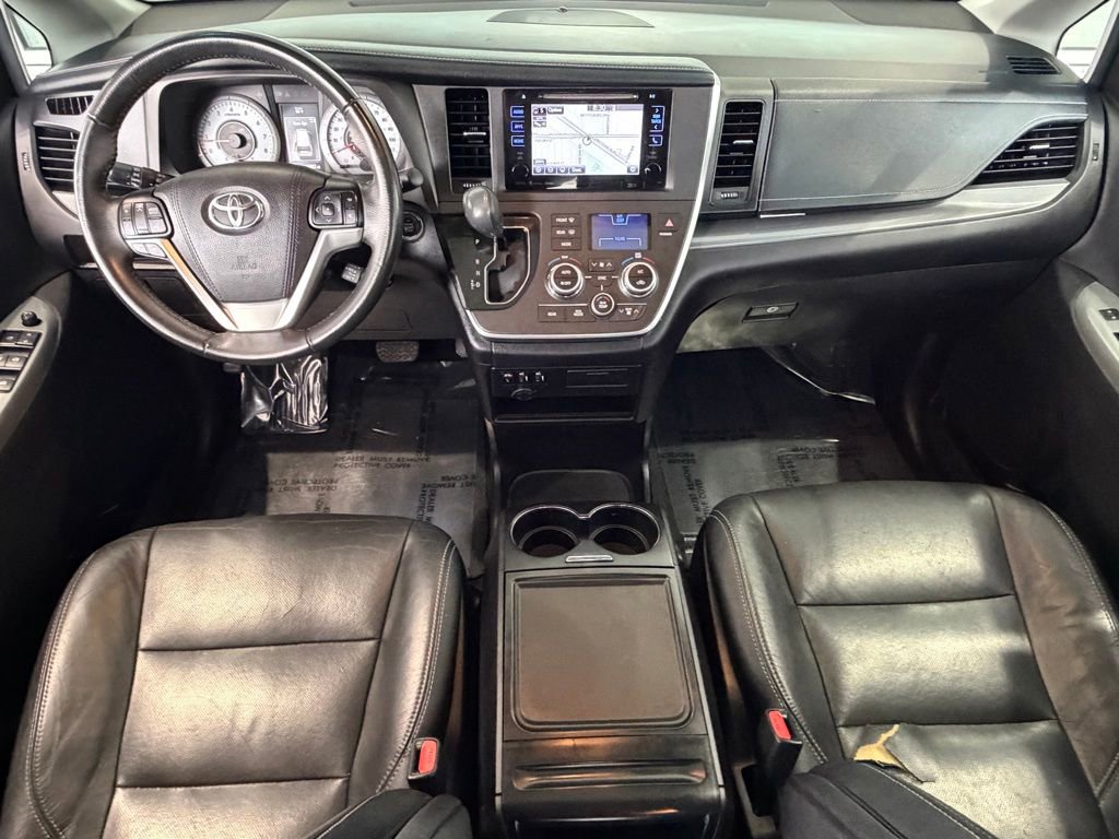 Certified 2017 Toyota Sienna SE w/ SE Preferred Package FWD image 32