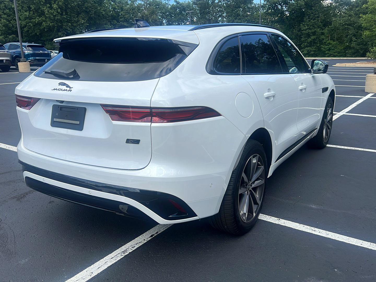 Certified 2026 Jaguar F-PACE R-Dynamic S AWD/4WD image 5