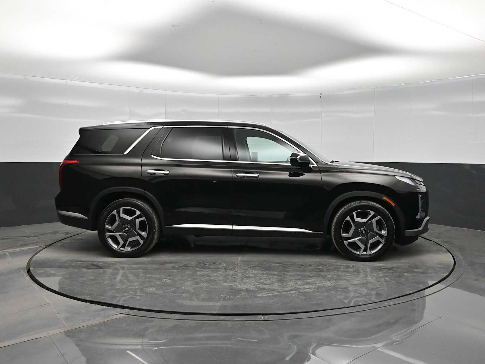 Used 2023 Hyundai Palisade SEL w/ Cargo Package AWD/4WD image 9