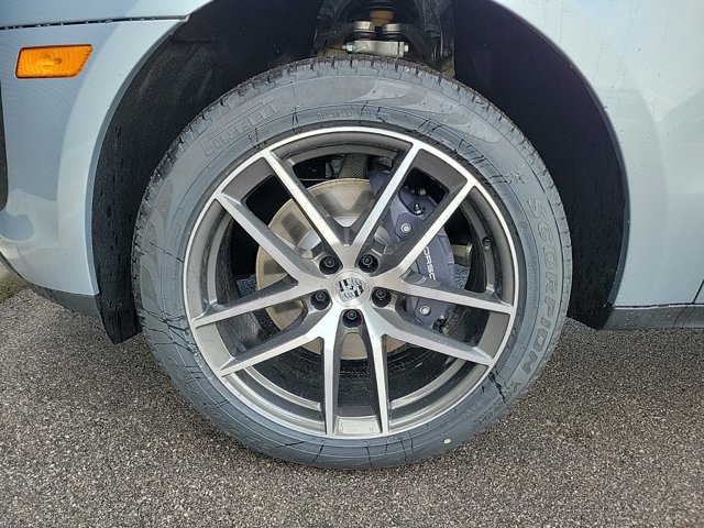 Used 2025 Porsche Macan image 14