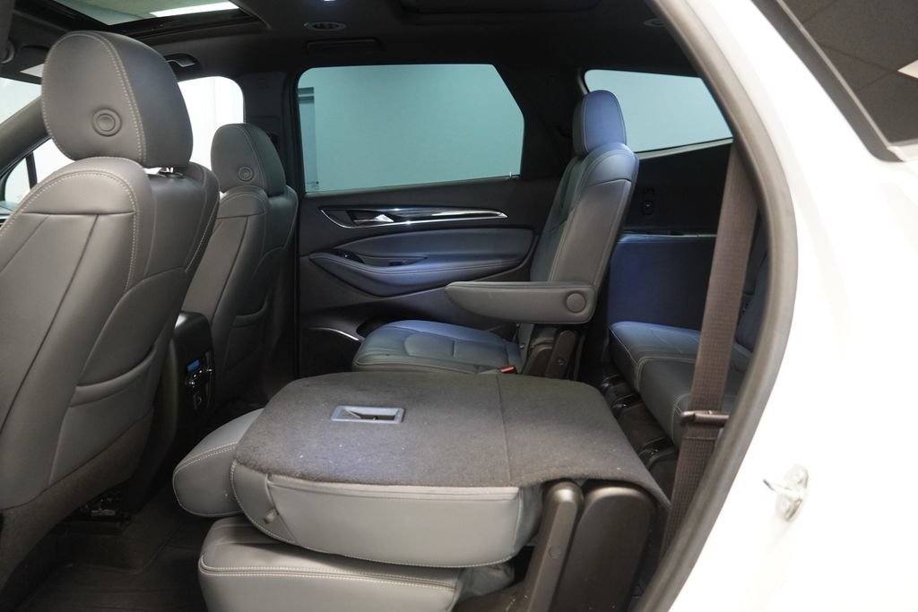 Used 2023 Buick Enclave Essence w/ Experience Buick Package AWD/4WD image 28