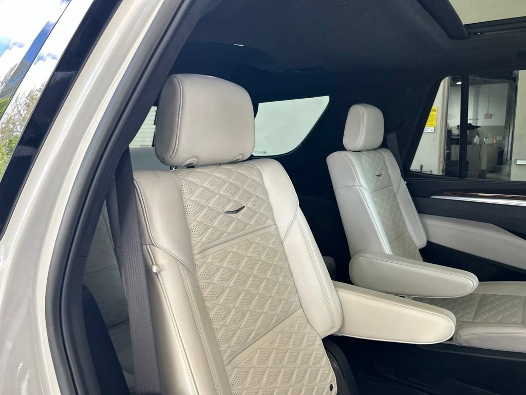 Used 2025 Cadillac Escalade Sport Platinum AWD/4WD image 40