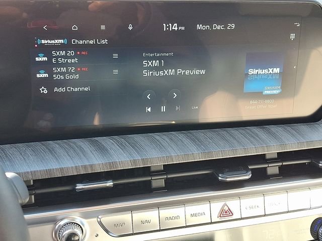 Used 2025 Kia Telluride EX w/ EX Captain's Chair Package image 14