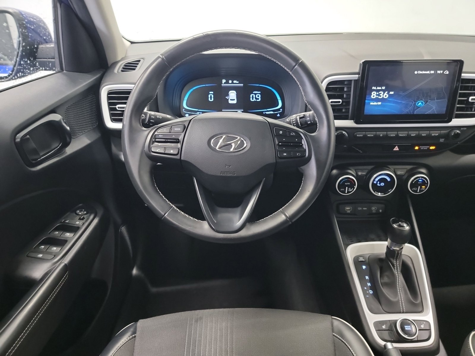 Used 2023 Hyundai Venue Limited FWD image 14