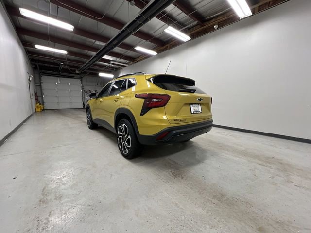 Certified 2024 Chevrolet Trax RS w/ Driver Confidence Package image 6