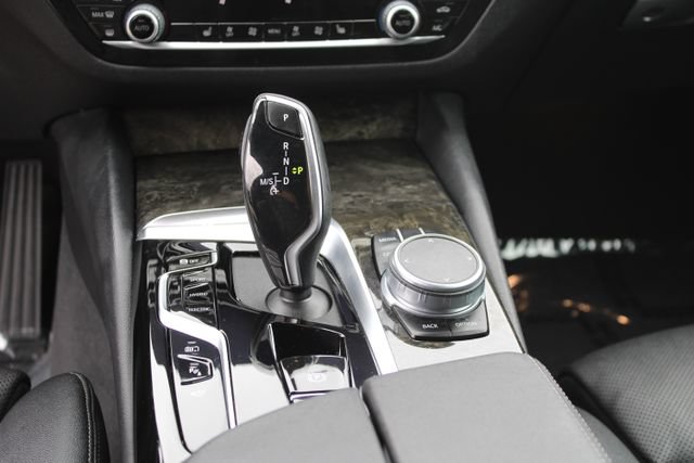 Used 2021 BMW 530e w/ Parking Assistance Package RWD image 15