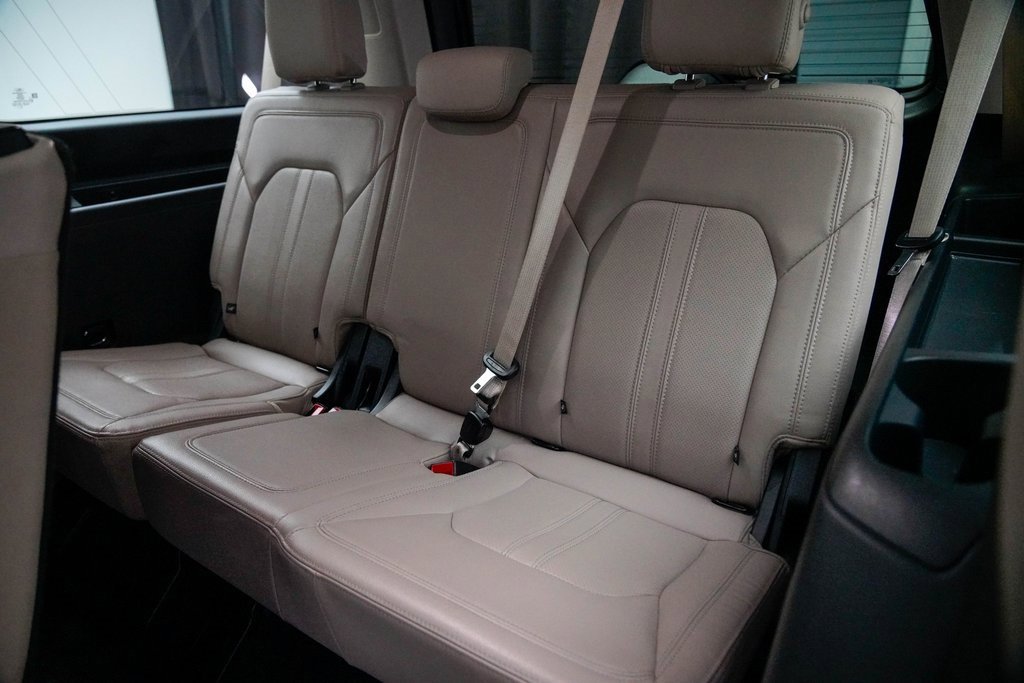 Used 2022 Ford Expedition Max Limited image 25