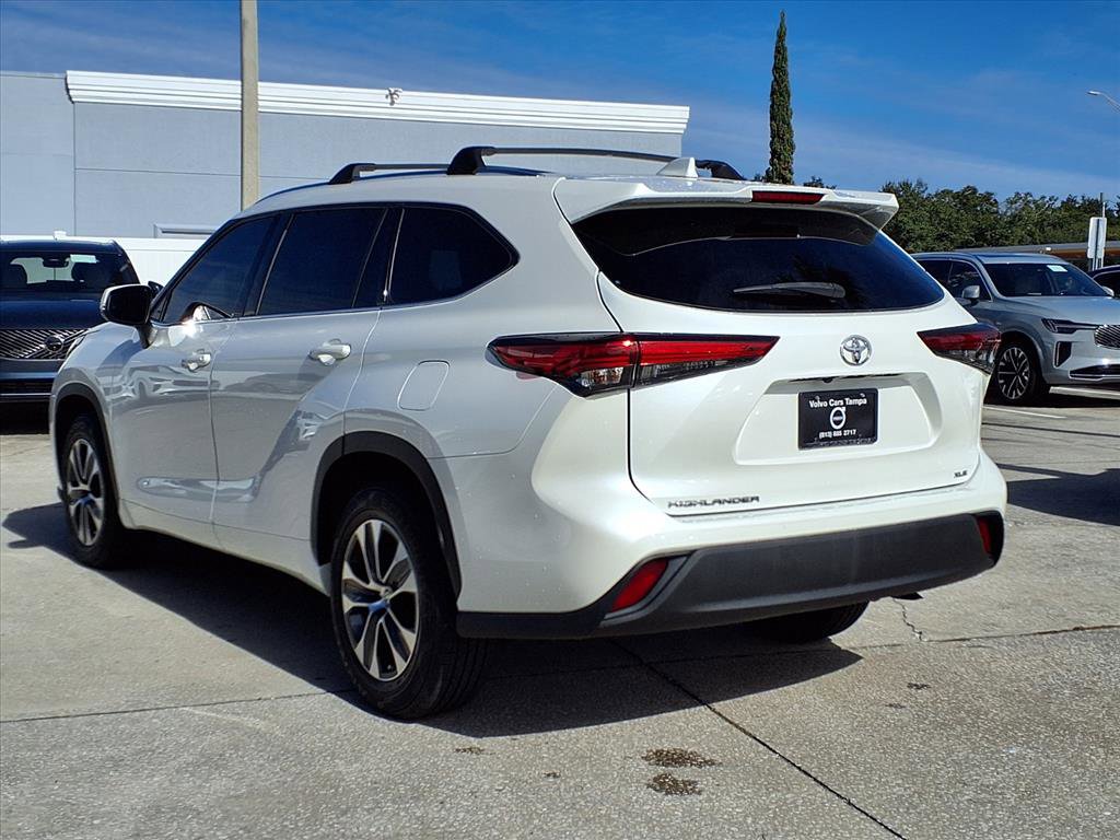 Used 2020 Toyota Highlander XLE image 5