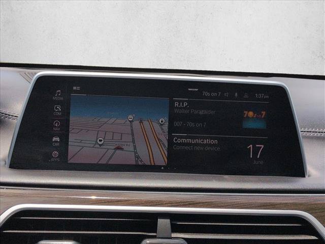 Used 2022 BMW 740i w/ Premium Package RWD image 13