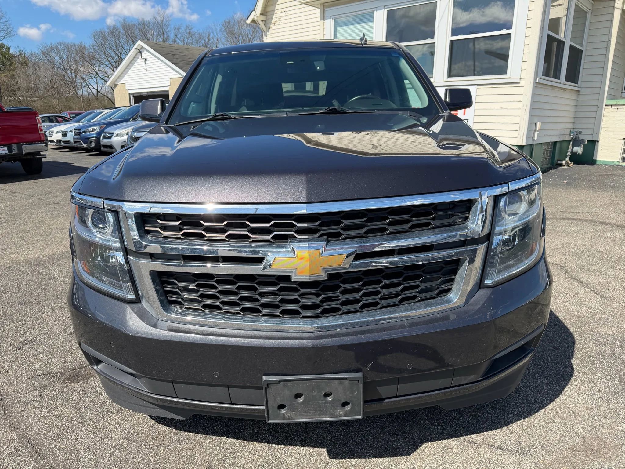 Used 2015 Chevrolet Suburban LT w/ Luxury Package AWD/4WD image 4