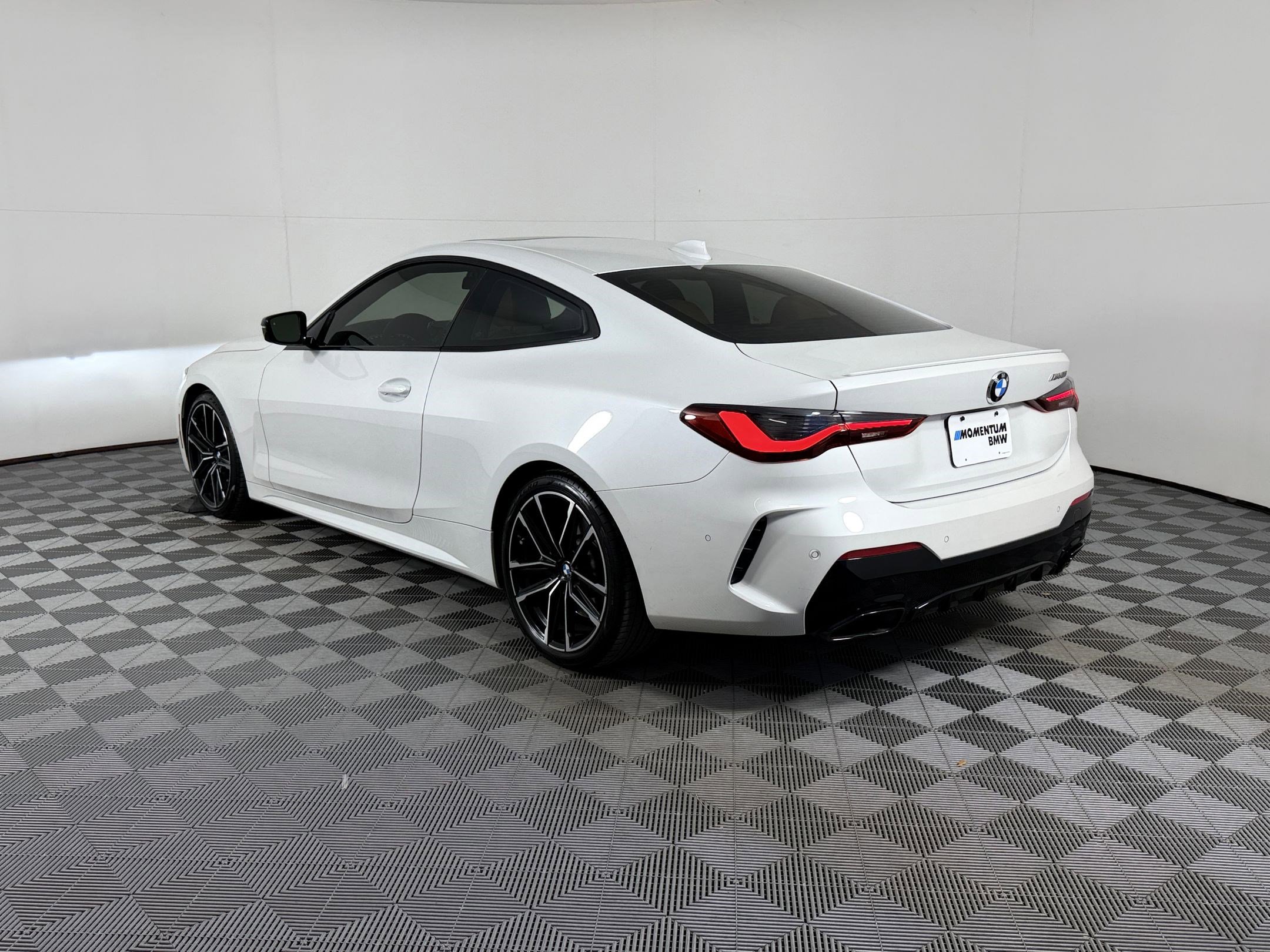 Used 2023 BMW M440i Coupe w/ Premium Package RWD image 3