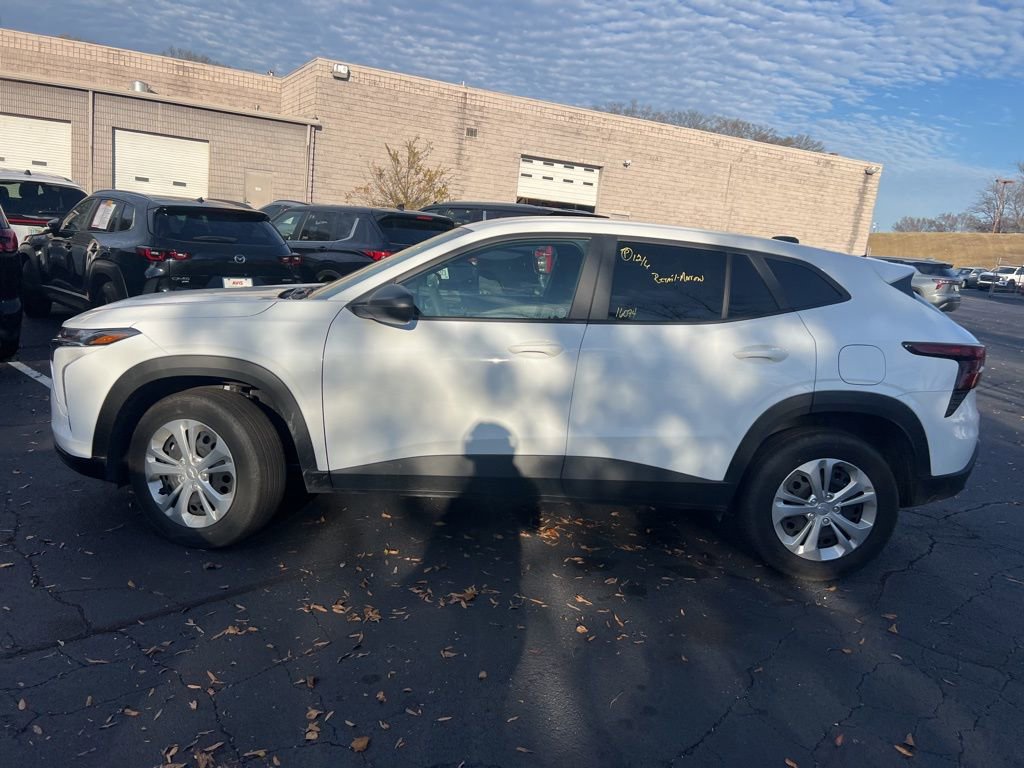 Used 2025 Chevrolet Trax LS image 10