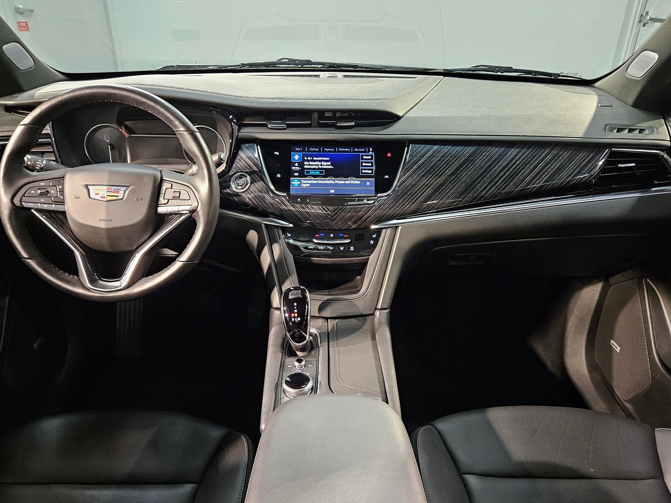 Used 2025 Cadillac XT6 Premium Luxury image 10