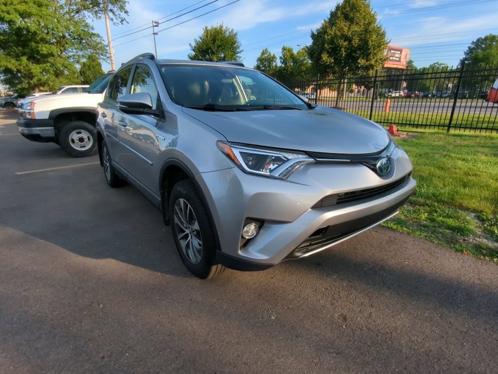 Used 2017 Toyota RAV4 XLE w/ All Weather Liner Package AWD/4WD image 3