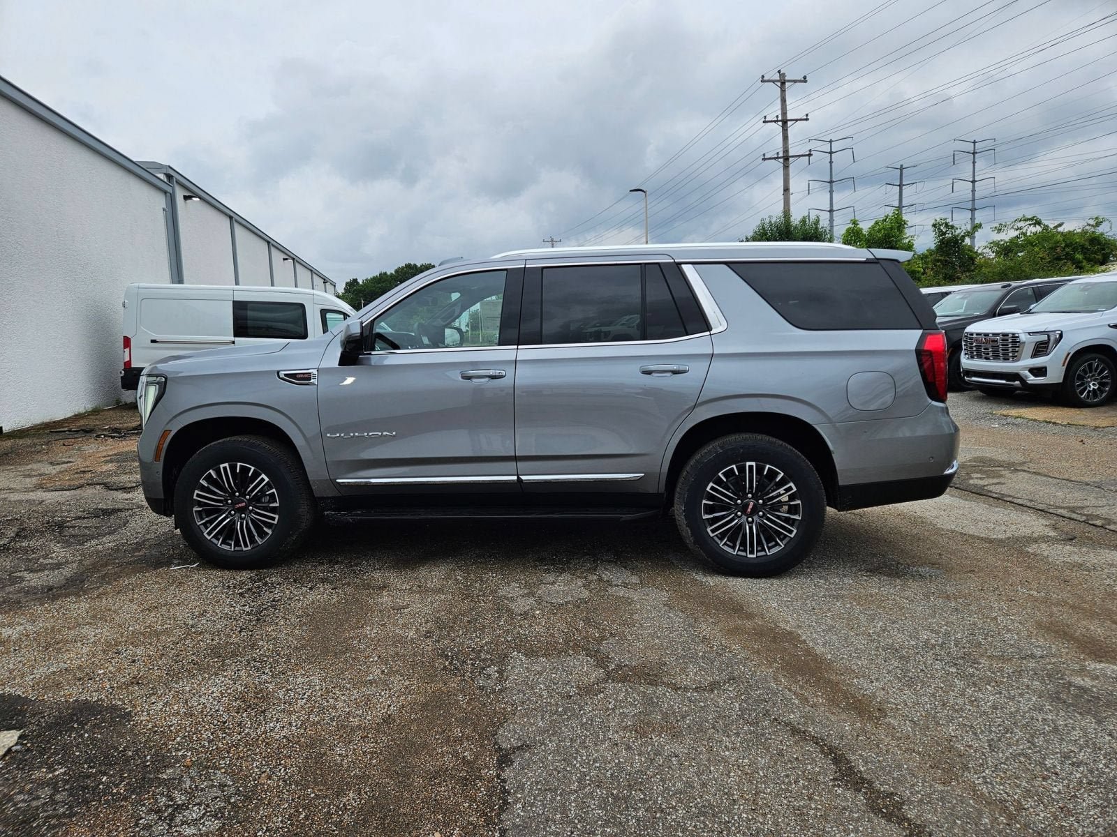 New 2026 GMC Yukon Elevation AWD/4WD image 2