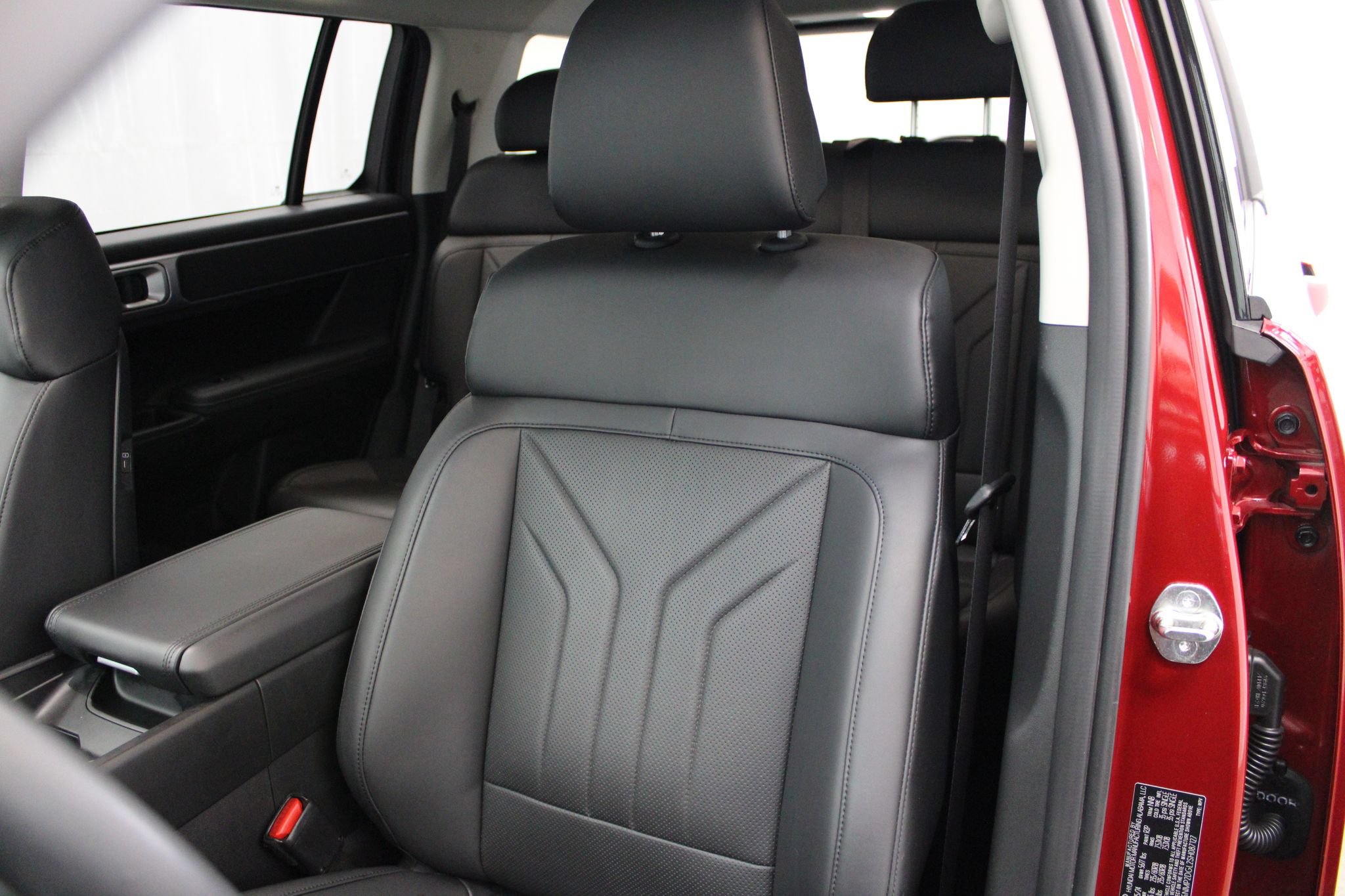 Used 2025 Hyundai Santa Fe SEL AWD/4WD image 16
