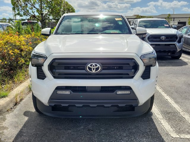 Used 2026 Toyota Tacoma SR5 AWD/4WD image 2