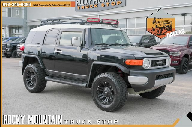 Used 2014 Toyota FJ Cruiser 4WD w/ Upgrade Package image 1