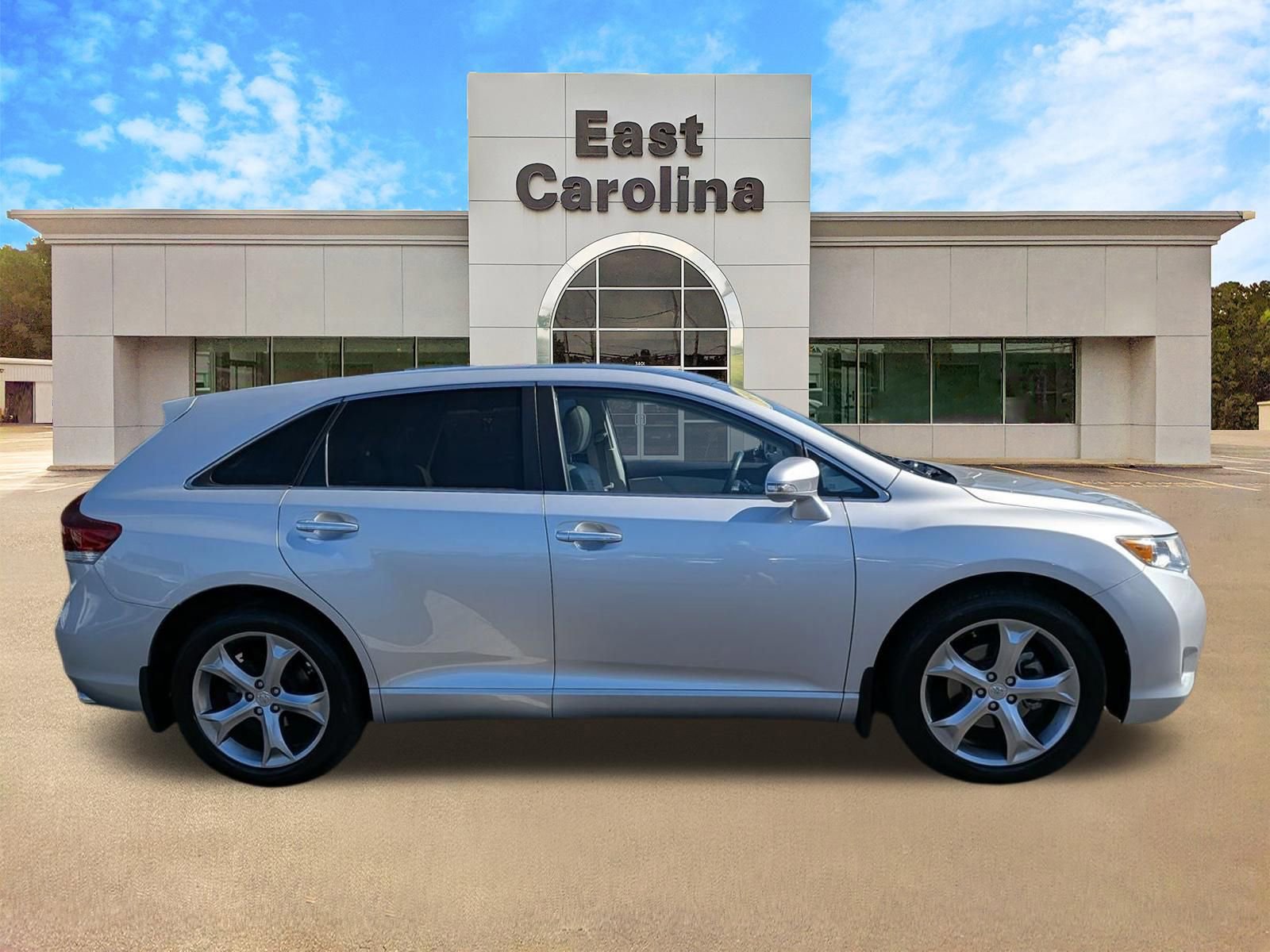 Used 2014 Toyota Venza XLE w/ XLE Premium Package FWD image 2