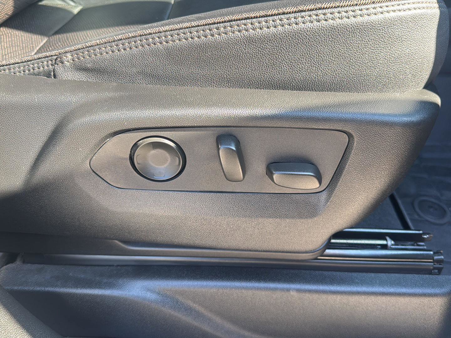 Used 2024 Chevrolet Tahoe High Country w/ Advanced Technology Package image 24