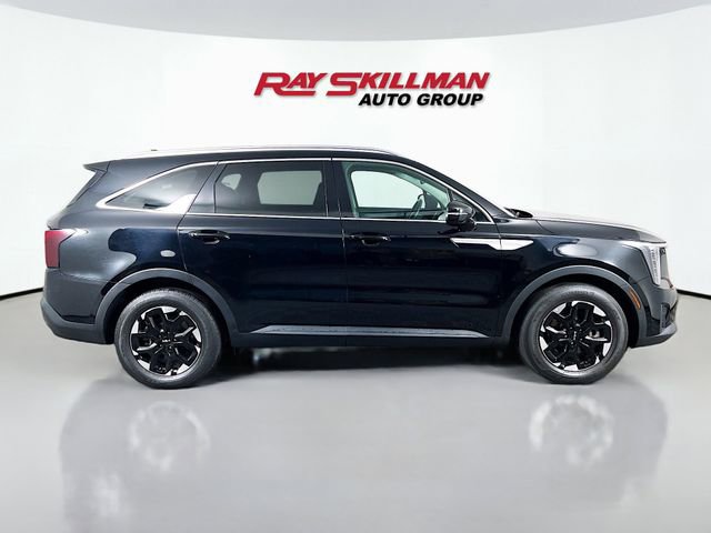 Used 2024 Kia Sorento S image 8