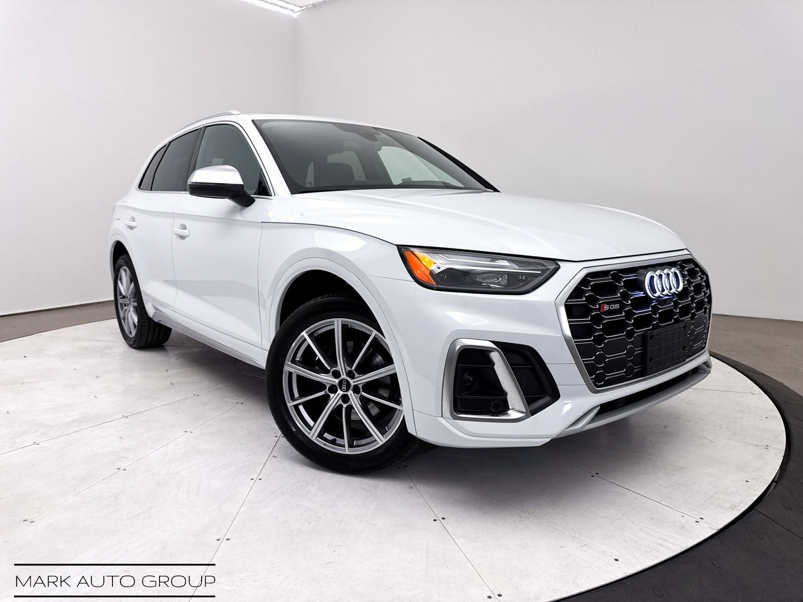 Used 2023 Audi SQ5 Premium Plus w/ Premium Plus Package AWD/4WD image 1
