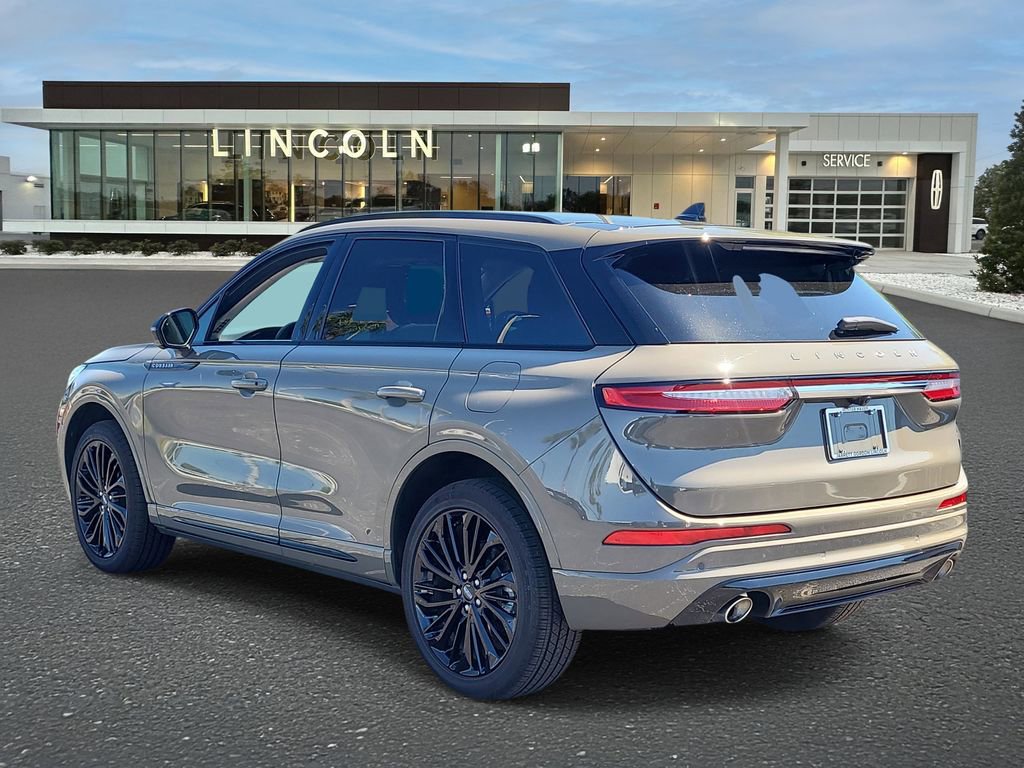 Used 2025 Lincoln Corsair Reserve w/ Equipment Group 202A image 3