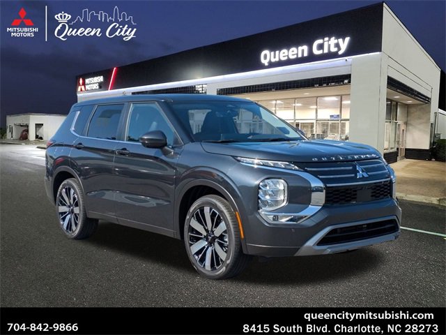 New 2025 Mitsubishi Outlander SE image 1