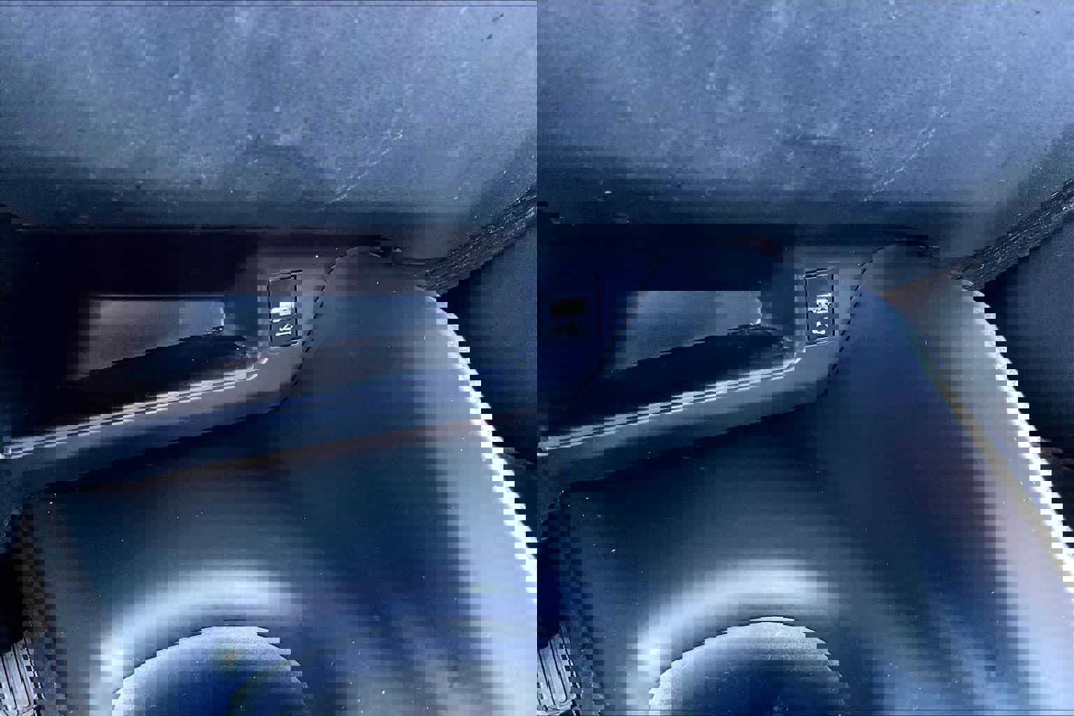 Used 2021 Toyota C-HR LE image 31