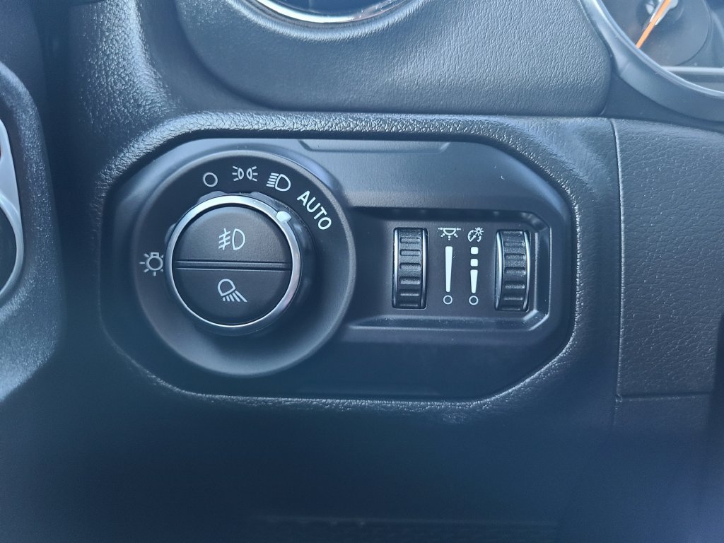 Used 2022 Jeep Gladiator Overland AWD/4WD image 30