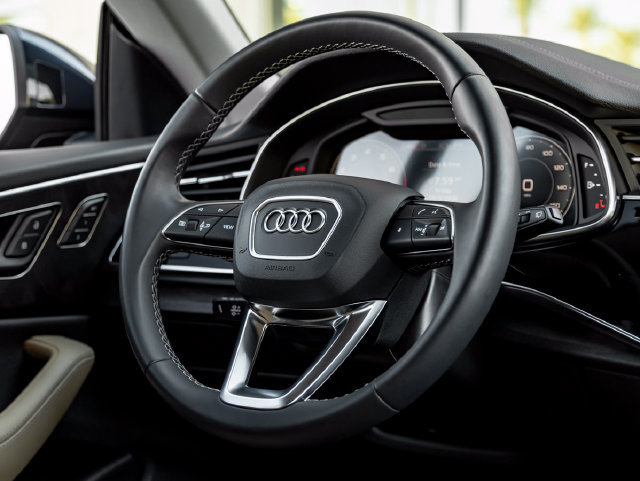 Used 2024 Audi Q8 Premium Plus AWD/4WD image 21