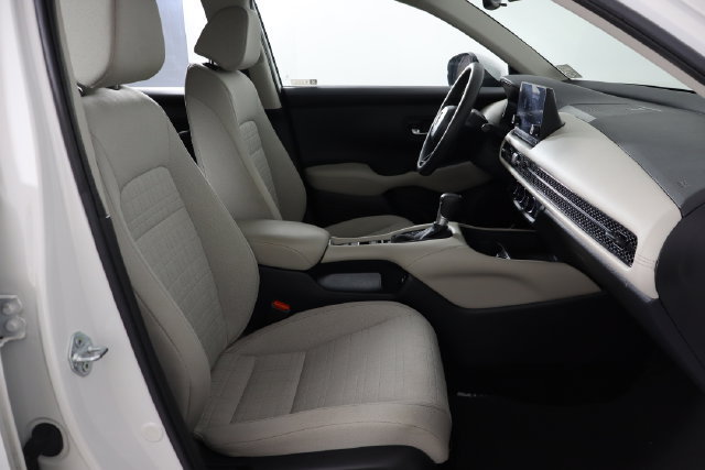 Used 2023 Honda HR-V LX image 17