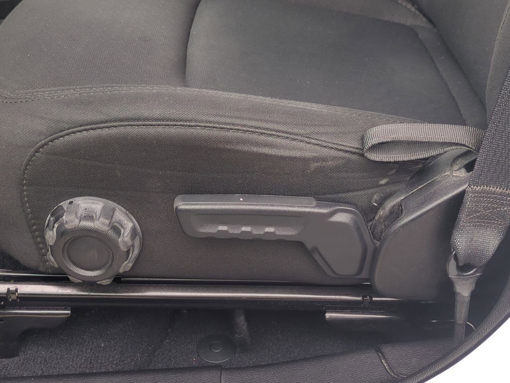 Used 2022 Jeep Wrangler Unlimited Sport w/ Xtreme Recon 35" Tire Package image 24